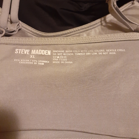 NWOT Women's 2 Pack Steve Madden Sports Bras. - Picture 2 of 6